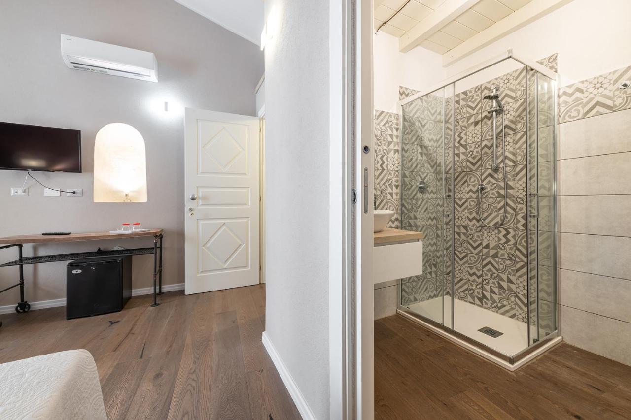 קליארי Promenade Boutique Rooms - City Centre מראה חיצוני תמונה