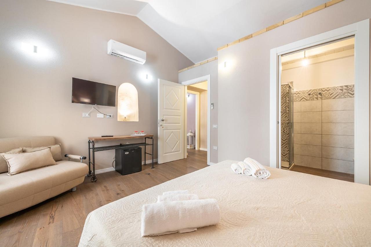 קליארי Promenade Boutique Rooms - City Centre מראה חיצוני תמונה