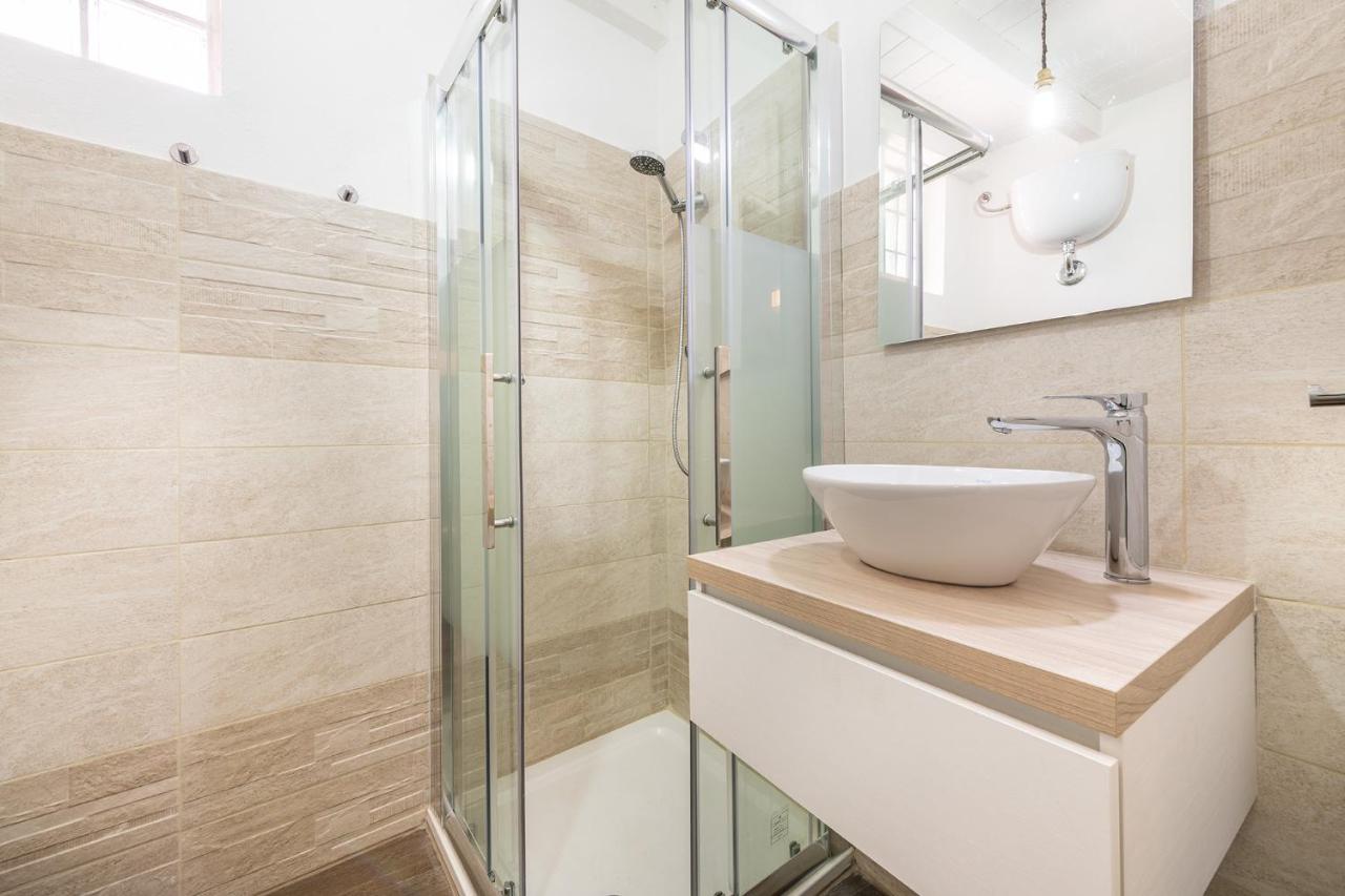 קליארי Promenade Boutique Rooms - City Centre מראה חיצוני תמונה