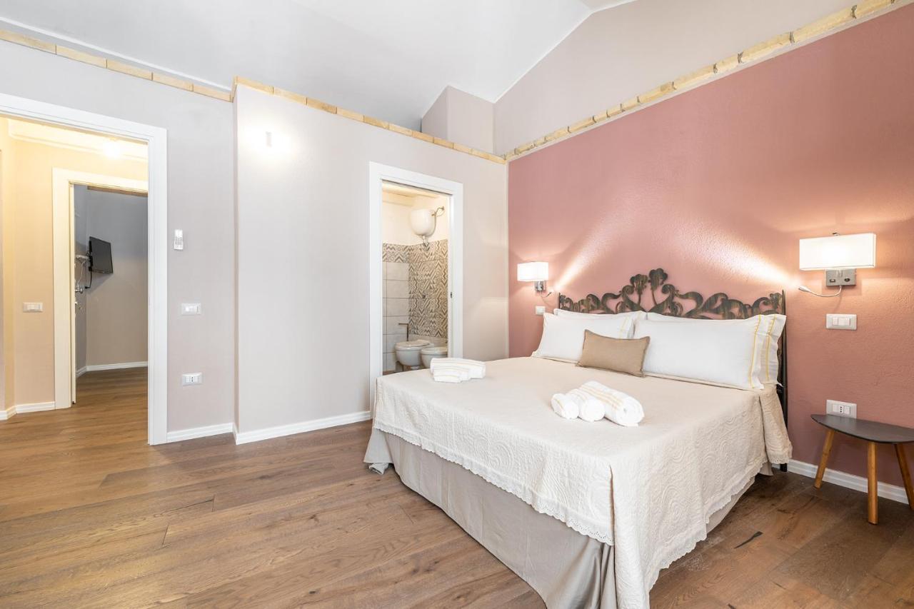 קליארי Promenade Boutique Rooms - City Centre מראה חיצוני תמונה